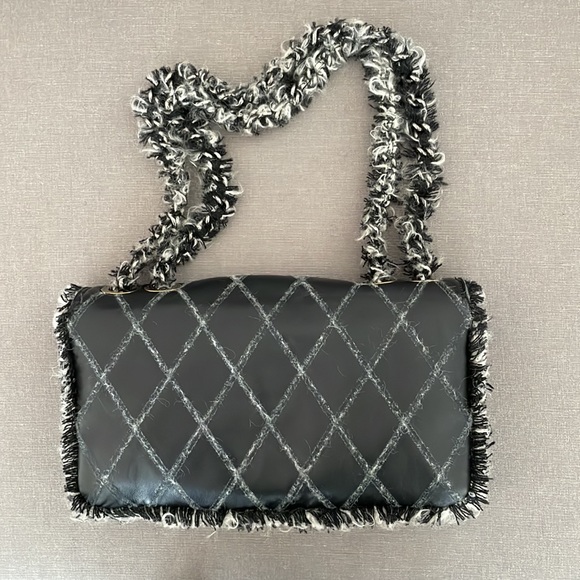 CHANEL BRAND NEW PURSE. - Picture 16 of 17